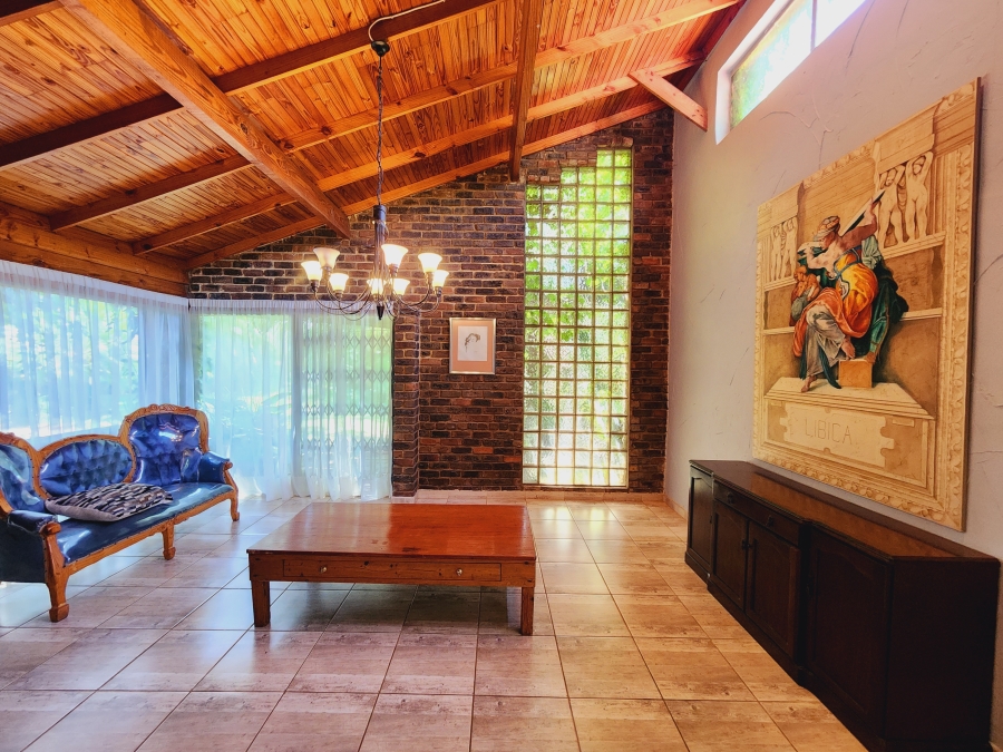 4 Bedroom Property for Sale in Grimbeeck Park North West